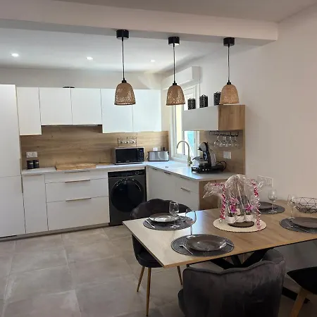 Chez Isa, Les Pieds Dans L'eau Apartment